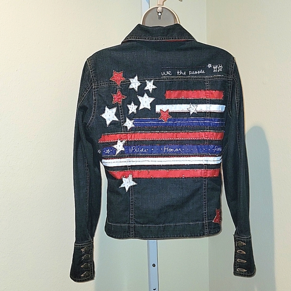 CHICO’S VINTAGE DENIM JACKET WITH THE AMERICAN FLAG ON THE BACK - Picture 2 of 14